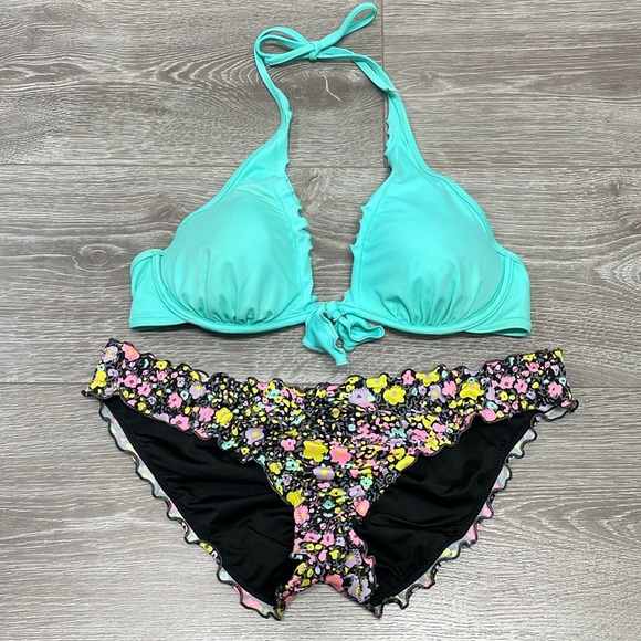 Victoria’s Secret Bikini Ruffle Cheeky Bottom Ruffle Halter Aqua Floral M/34C - Picture 1 of 16